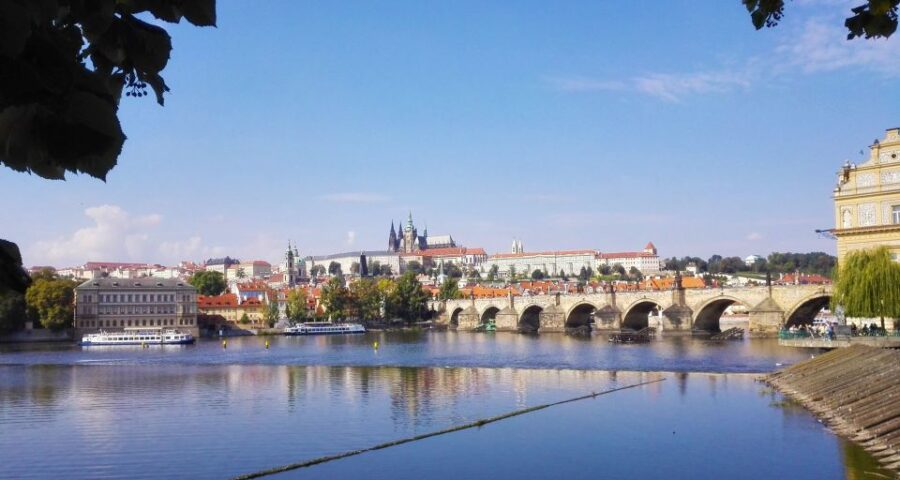 Prague: 2.5-Hour Walking Tour W/ 45 Minute Boat Ride