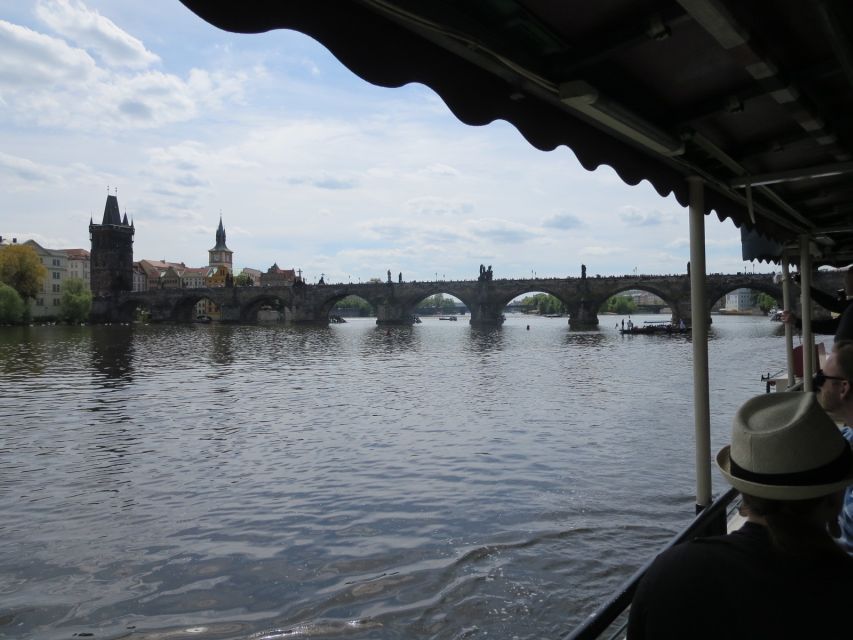 Prague: 2-Hour Lunch Cruise on the Vltava River