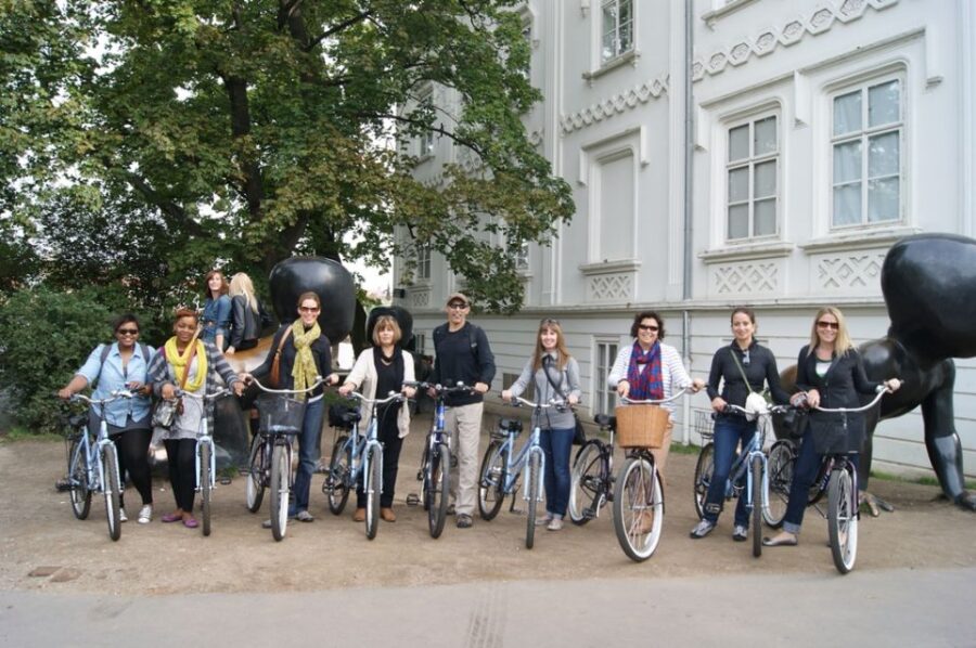 Prague: 2 Hours Guided City Bike Tour