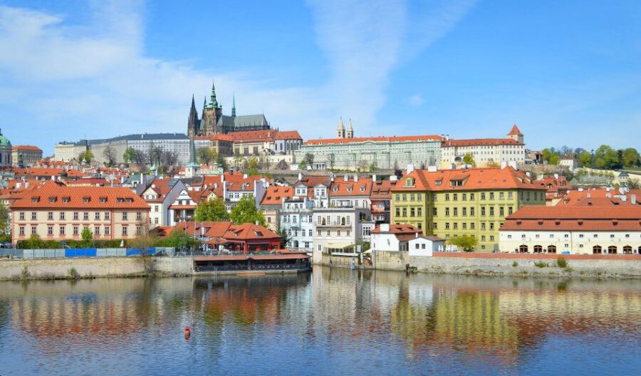 Prague: 3h Private Tour of Prague Castle, Admission Incl.