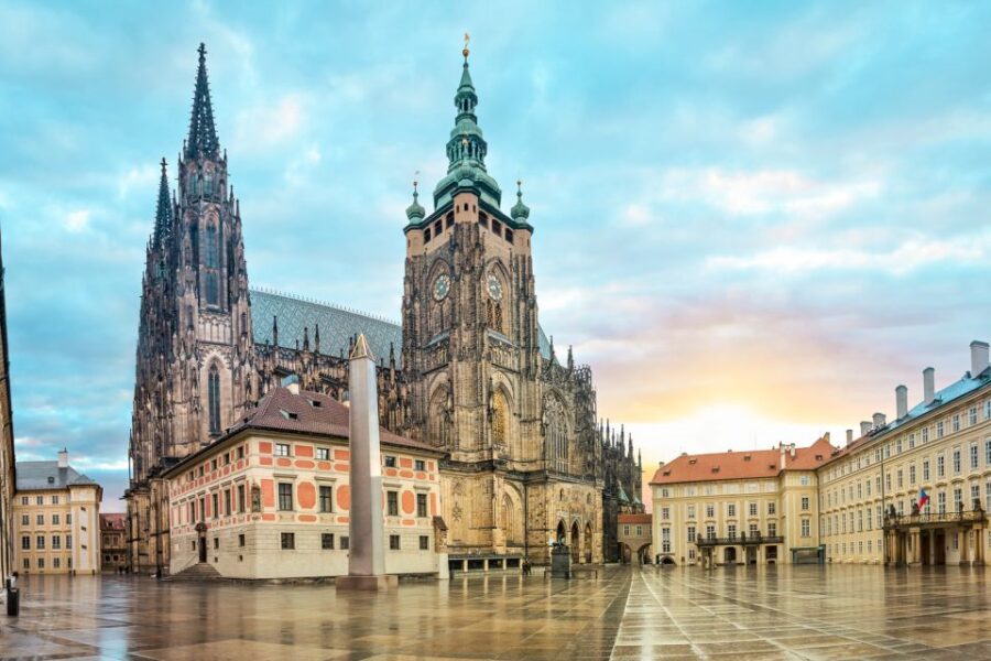 Prague Castle & Castle District: 2-Hour Guided Tour