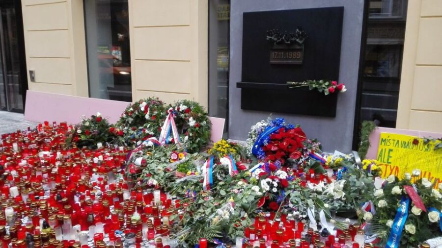 Prague: Communism Tour & Museum Visit