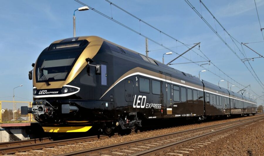 Prague: Express Train Transfer Ticket to and From Krakow
