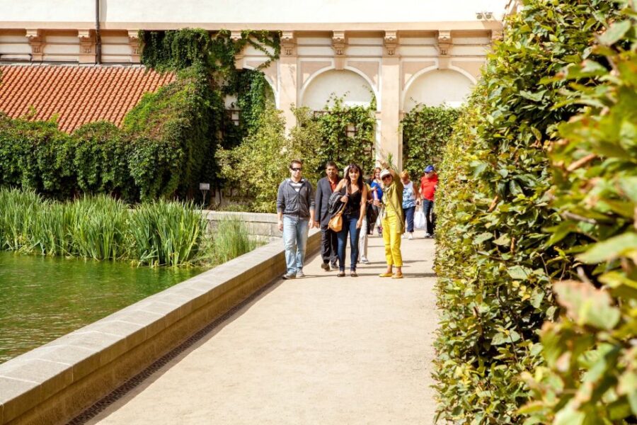 Prague: Full-Day Sightseeing Tour With Cruise and Lunch