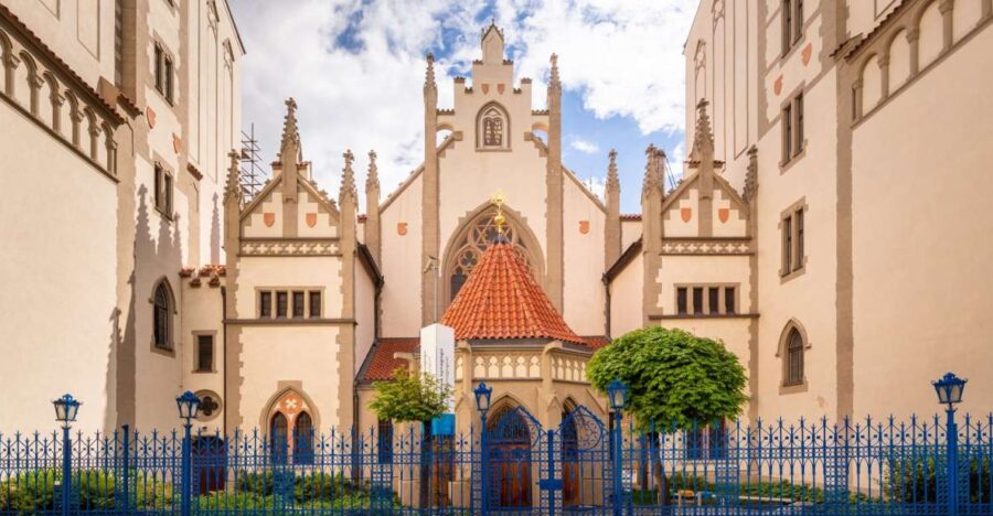 Prague Jewish Quarter Private Tour and Boat Cruise