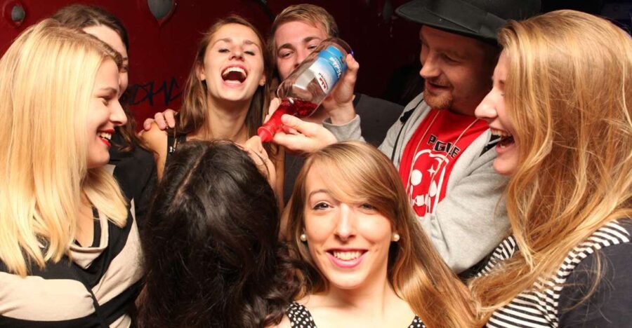 Prague: New Years Eve Pub Crawl & Karlovy Lazne Club Entry - Event Overview