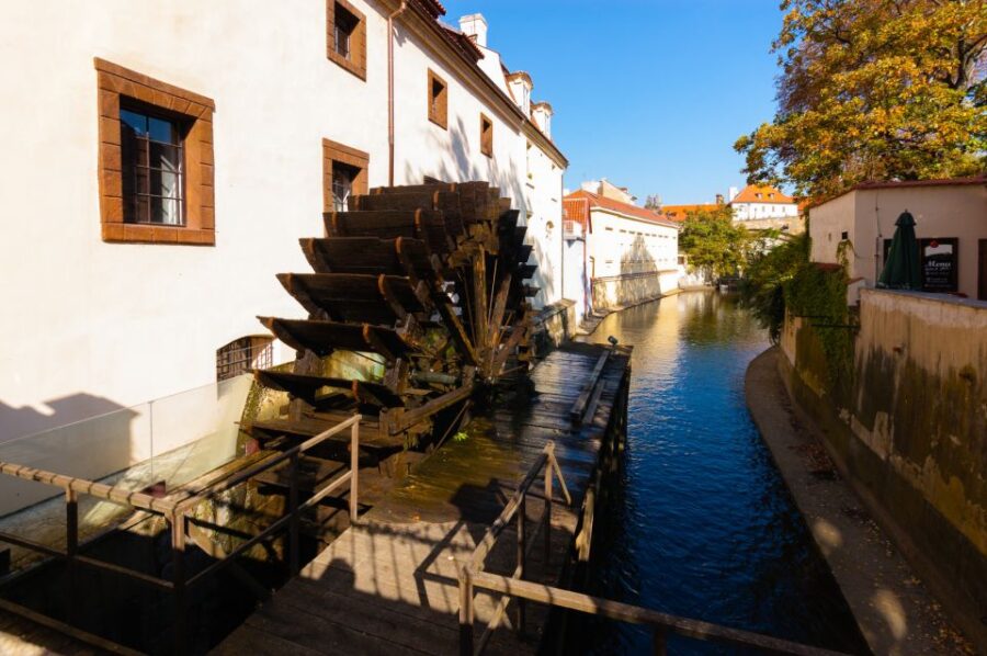 Prague: Old Town and Charles Bridge Tour