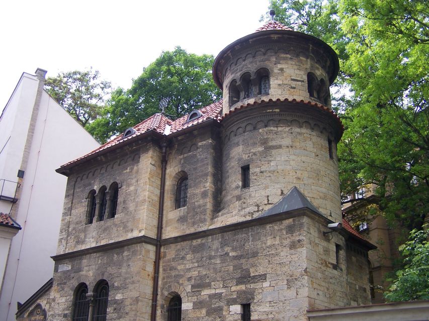 Prague: Old Town and Jewish District Walking Tour