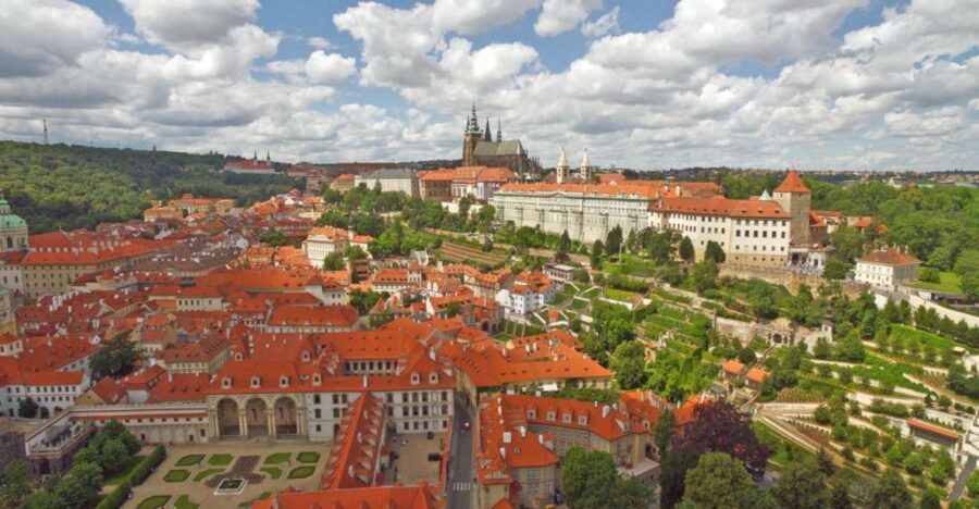 Prague: Prague Castle and Lobkowicz Palace Entry Tickets