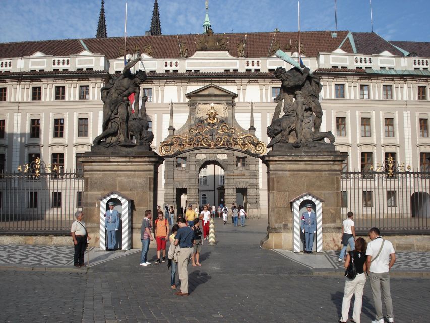 Prague: Private All Inclusive Tour