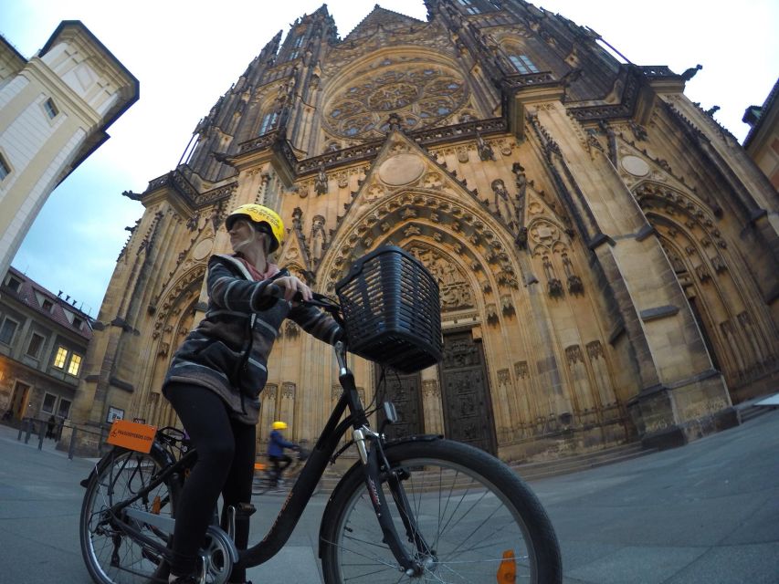 Prague: Private Alternative and Historical E-Bike Tour