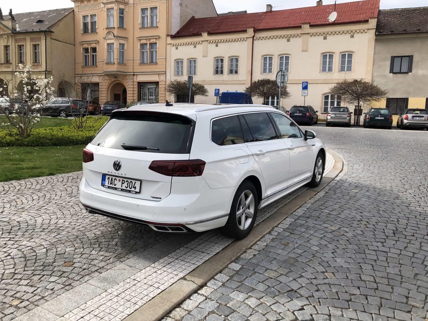 Prague: Private Transfer to the Airport (Prg)