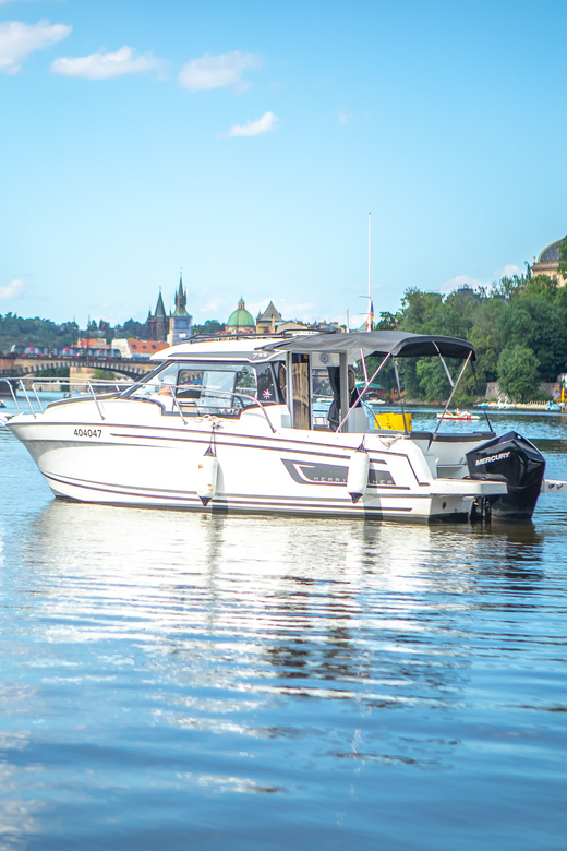 Prague: Private Vltava River Speedboat Cruise With Prosecco
