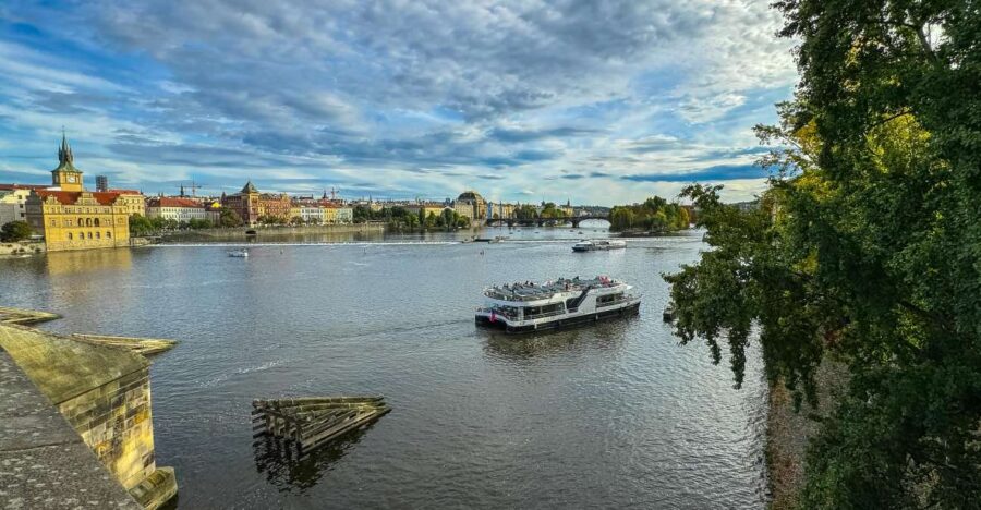 Prague: Vltava River Sightseeing Cruise