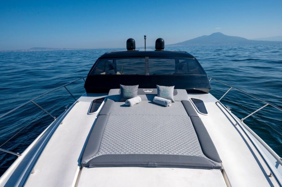Princess V55: Yacht Luxury Privato - Overview of Yacht and Pricing