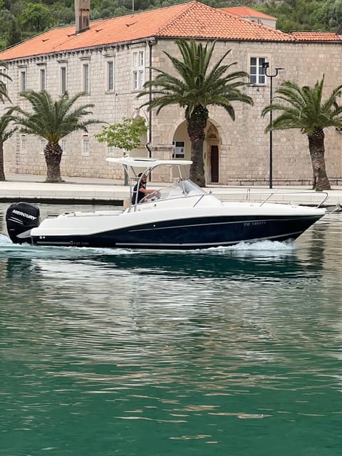 Privat – Hvar South Shore and Pakleni Islands Experience.
