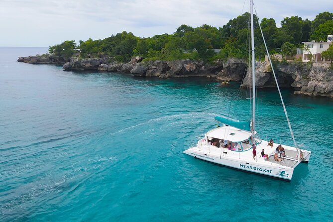 Private All-Inclusive Catamaran Cruise With Onboard DJ in Montego Bay