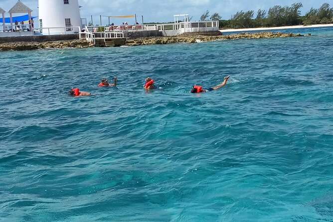 Private Boat Charter With Captain in Nassau and Rose Island