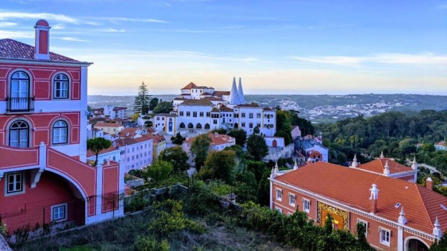 Private Half Day Sintra Tour on Classic Car or Eletric Jeep
