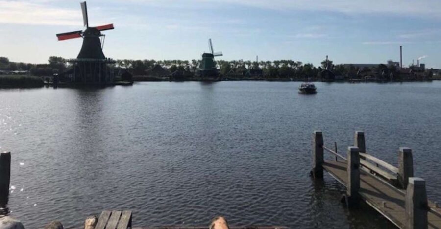 Private Sightseeing Tour to the Windmills & Giethoorn