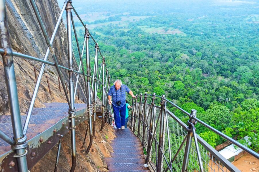 Private Sigiriya and Dambulla Day Tour From Hikkaduwa