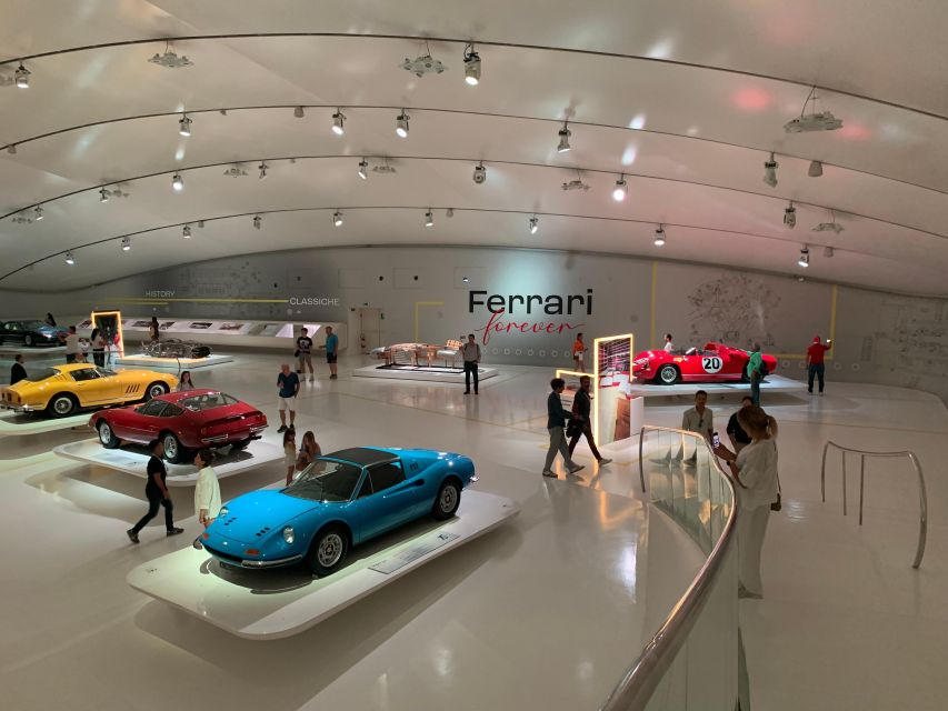 Private Tour in the Ferrari World – 2 Test Drives Included