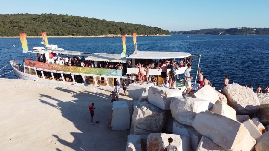 Pula: Boat Party With Dj, Swim Stop, and Nightclub Entry