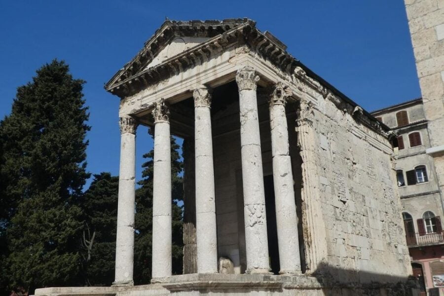 Pula:Pula Arena and Roman Heritage Walking Tour
