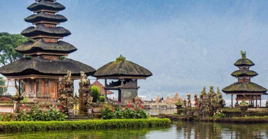 Pura Ulun Danu Beratan Temple Complex: A Bali Walking Tour