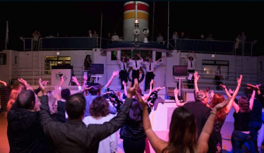 Québec City: Night Cruise With Live DJ and Dance Floor