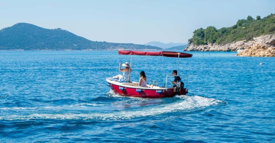 Rent a Small Boat Without Skipper – Explore the Islands