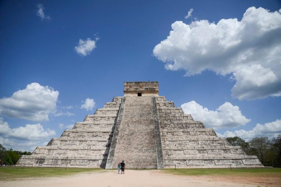 Riviera Maya: Chichen Itza Wonders Expedition