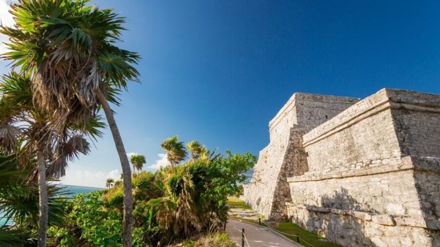 Riviera Maya: Tulum Ruins and 2 Cenotes Half-Day Tour