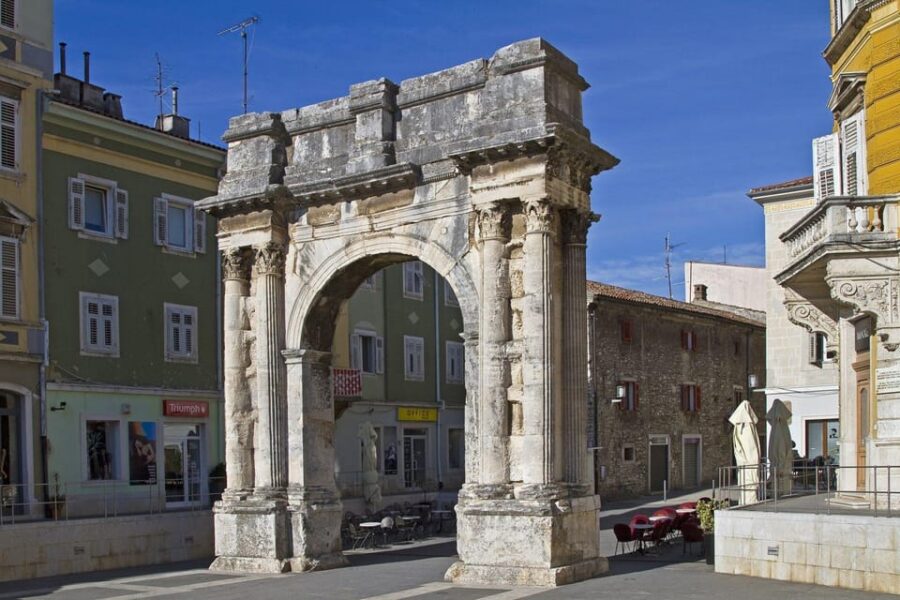 Romantic Joy in Pula – Walking Tour