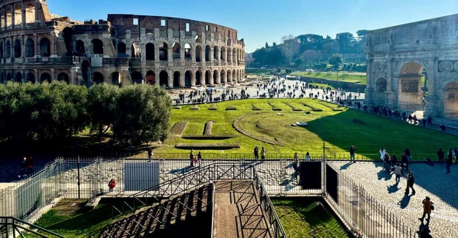 Rome: Hop-on Hop-off Bus Tour and Colosseum Experience