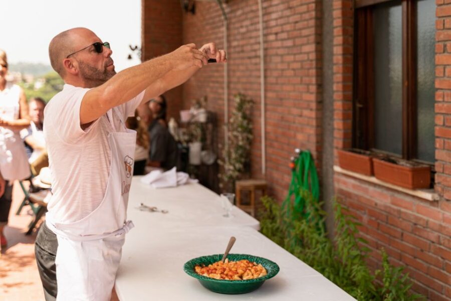 Rome: Pasta and Tiramisu Class at a Locals Home