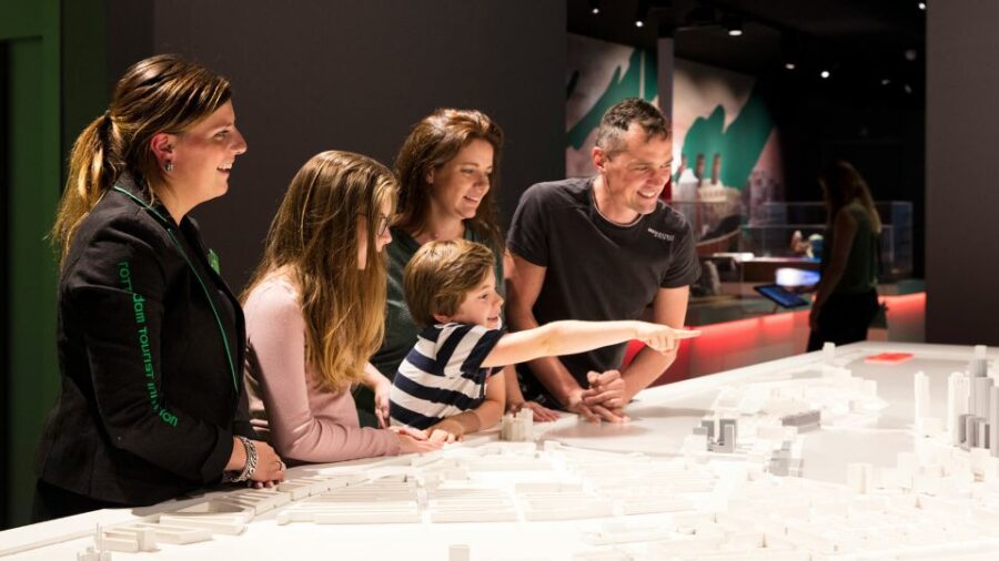 Rotterdam: Highlights & Art Walking Tour