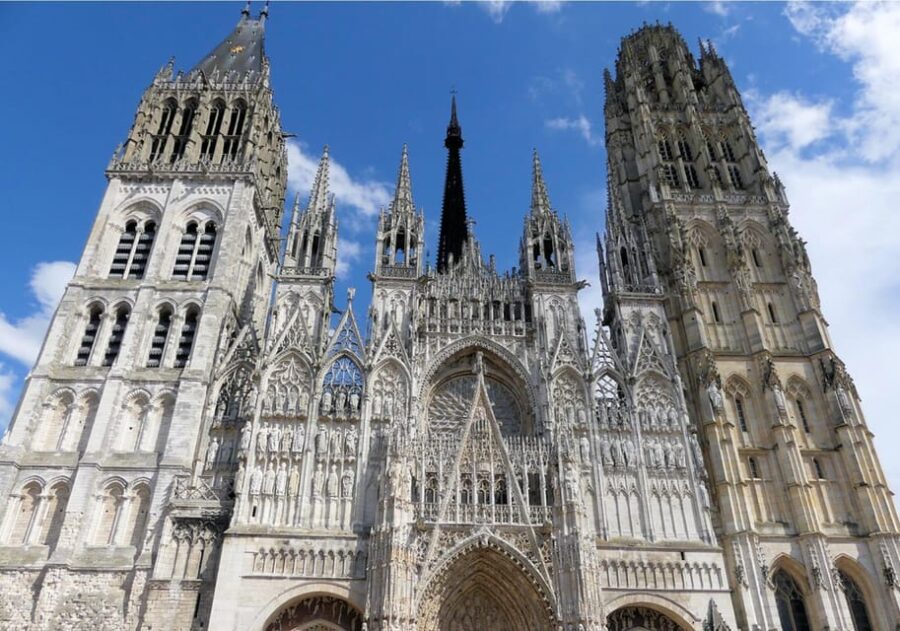 Rouen Scavenger Hunt and Sights Self-Guided Tour - Activity Overview