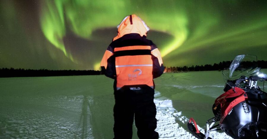 Rovaniemi: Search for Northern Lights Snowmobiling Trip