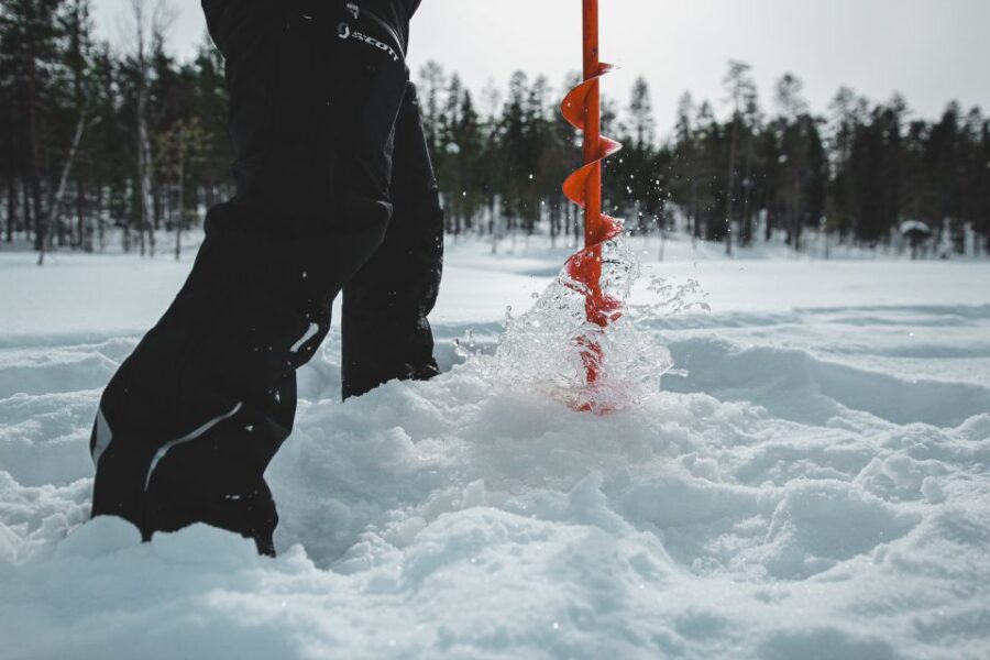 Saariselkä: Arctic Ice Fishing Experience
