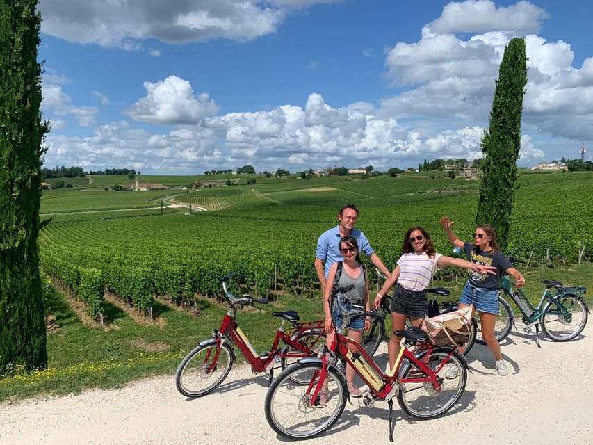 Saint-Emilion E-Bike Wine Tour - 2 Wineries & Picnic Lunch