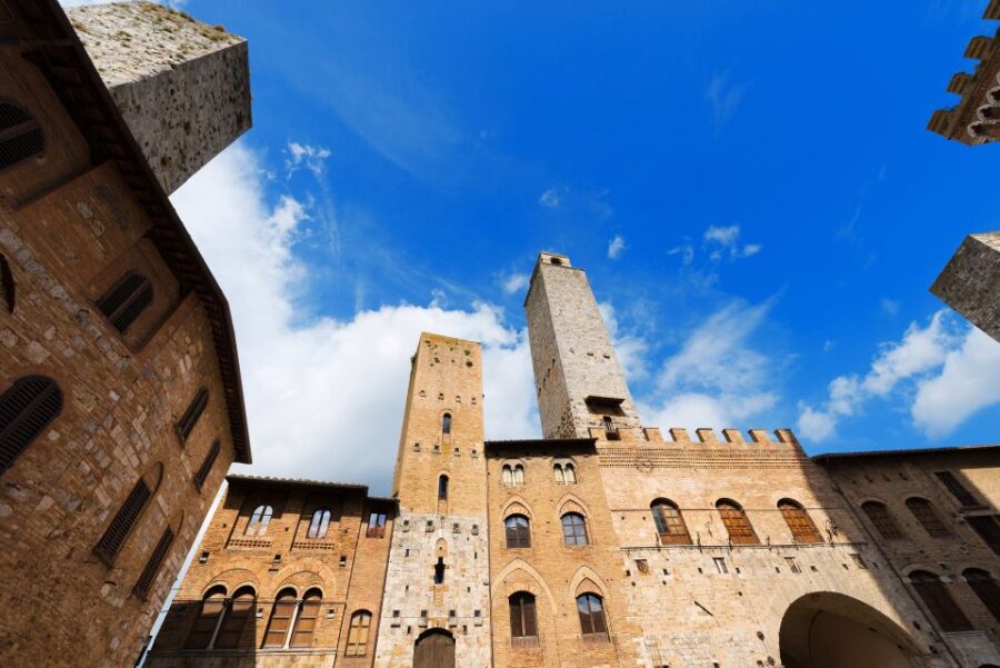 San Gimignano and Volterra: Day Tour From Siena
