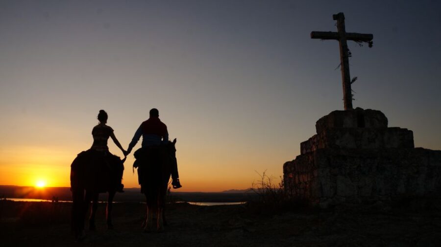San Miguel: Romantic Horseback Riding at Sunset - Activity Overview