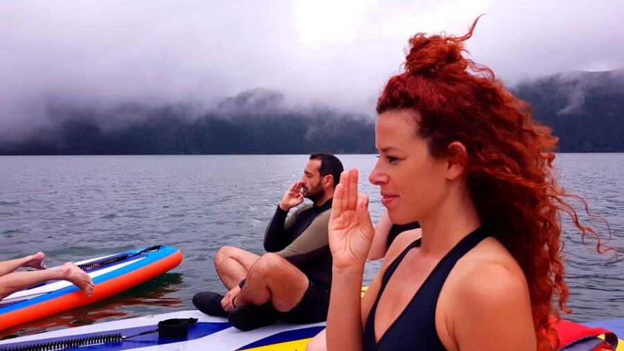São Miguel: Sete Cidades Lagoon Standup Paddleboard Yoga