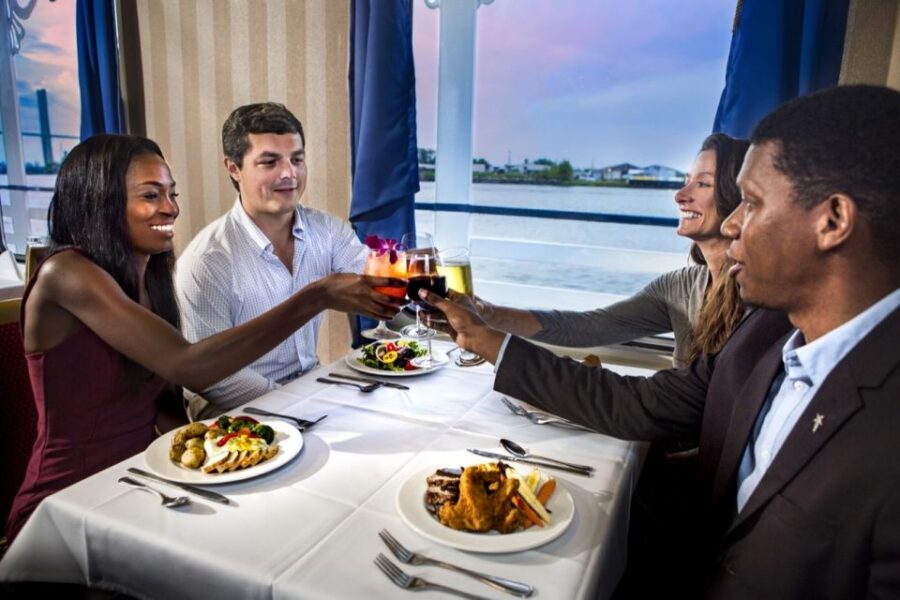 Savannah: Buffet Dinner Cruise With Live Entertainment