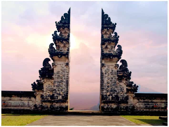 Scenic Heaven Gate: Lempuyang, Water Palace, Waterfall Tour