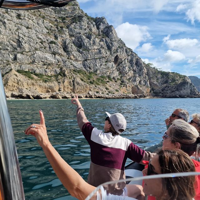 Sesimbra: Boat Tour With Lunch at Portinho Da Arrabida