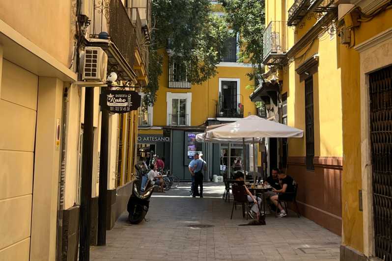Sevilla: Dutch Walkingtour to Discover Seville