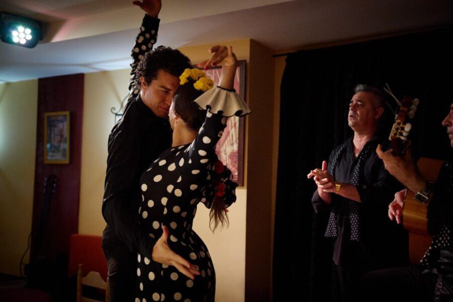 Seville: Flamenco Show in Triana