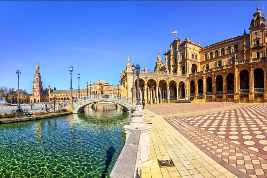 Seville Old Town: The Inheritance Outdoor Escape Game